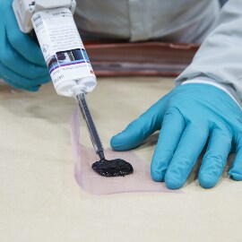 Applicera plastlim med en manuell pistol