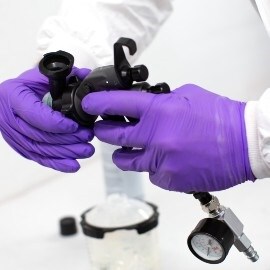 montera ett sprutmunstycke på en sprutpistol
