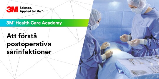 En kirurg och assistent som utför en operation på en patient
