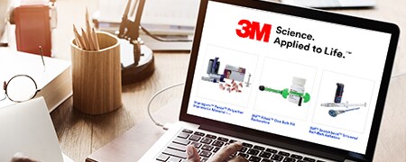 Datorskärm som visar dentalprodukter i en onlinekatalog
